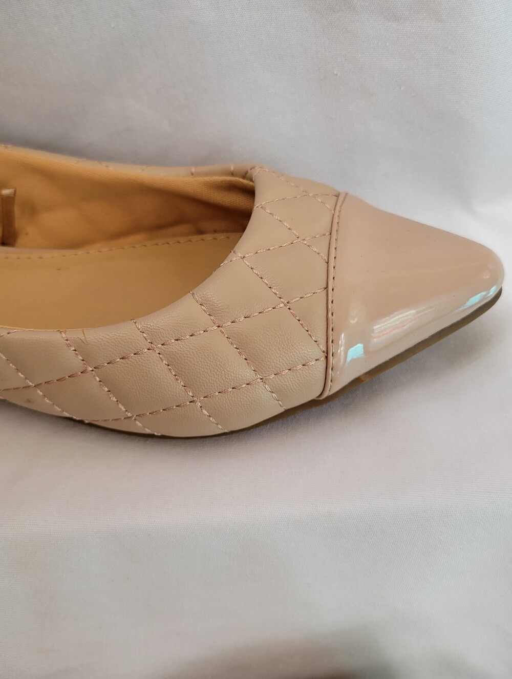 Express NUDE BEIGE Quilted Pointed Toe Ballet Flats 8 - Picture 2 of 3
